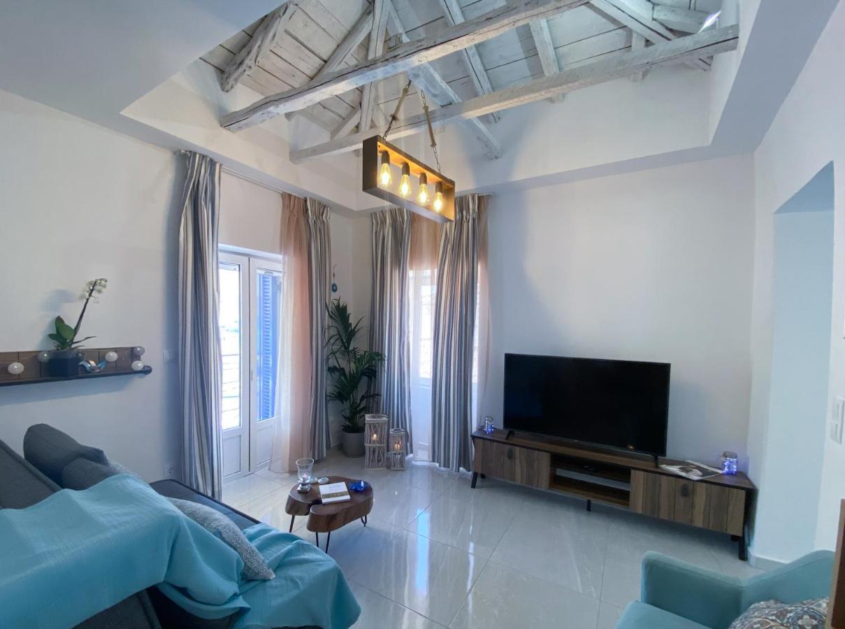 Camara Suite Poros Town ภายนอก รูปภาพ