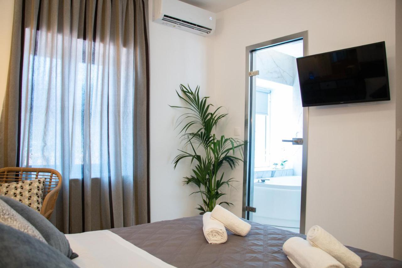 Camara Suite Poros Town ภายนอก รูปภาพ